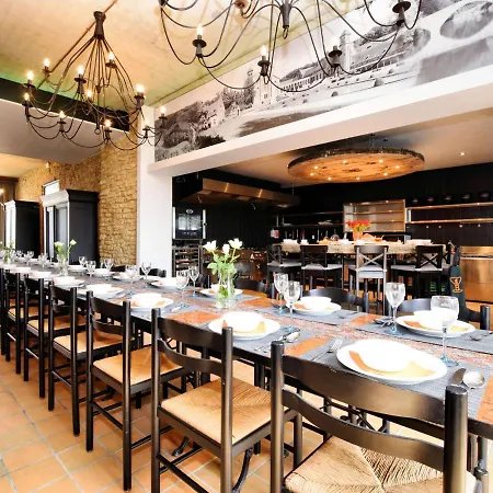 Group Retreat With * 圣塞西尔